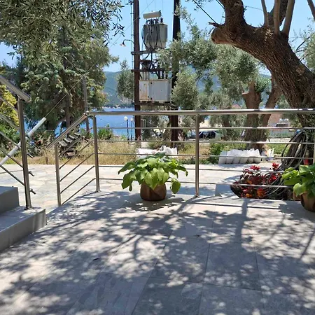 Trikeri شقة Paleo Trikeri