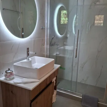 Trikeri شقة Paleo Trikeri