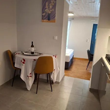 Apartamento Trikeri *
